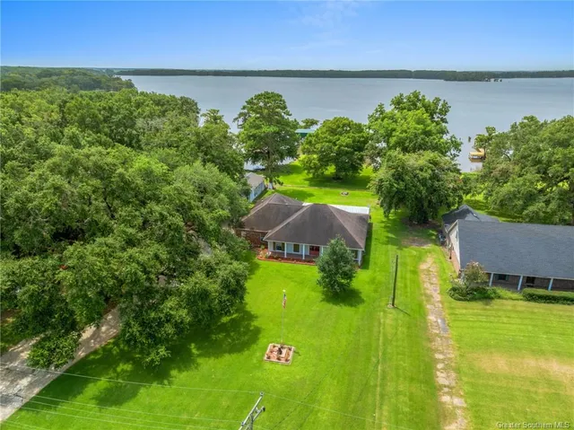 $545,000 | 710 1st Street, Lake Arthur, LA 70549