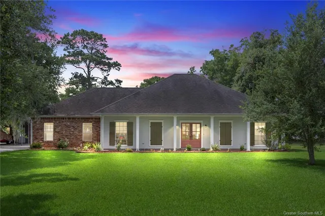 $545,000 | 710 1st Street, Lake Arthur, LA 70549