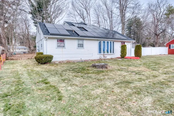 $365,000 | 40 Cottage Grove Circle, Bloomfield, CT 06002