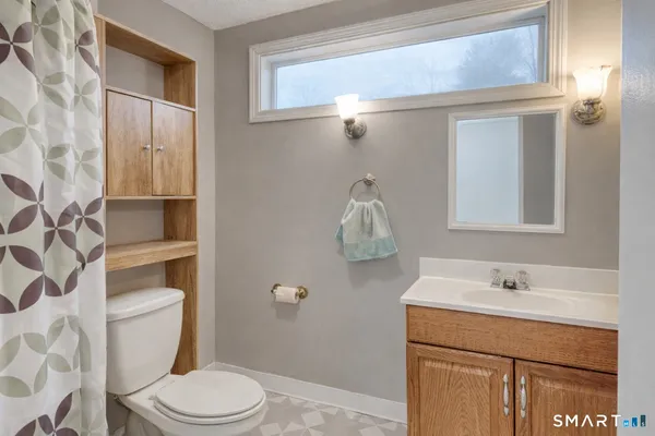 $365,000 | 40 Cottage Grove Circle, Bloomfield, CT 06002