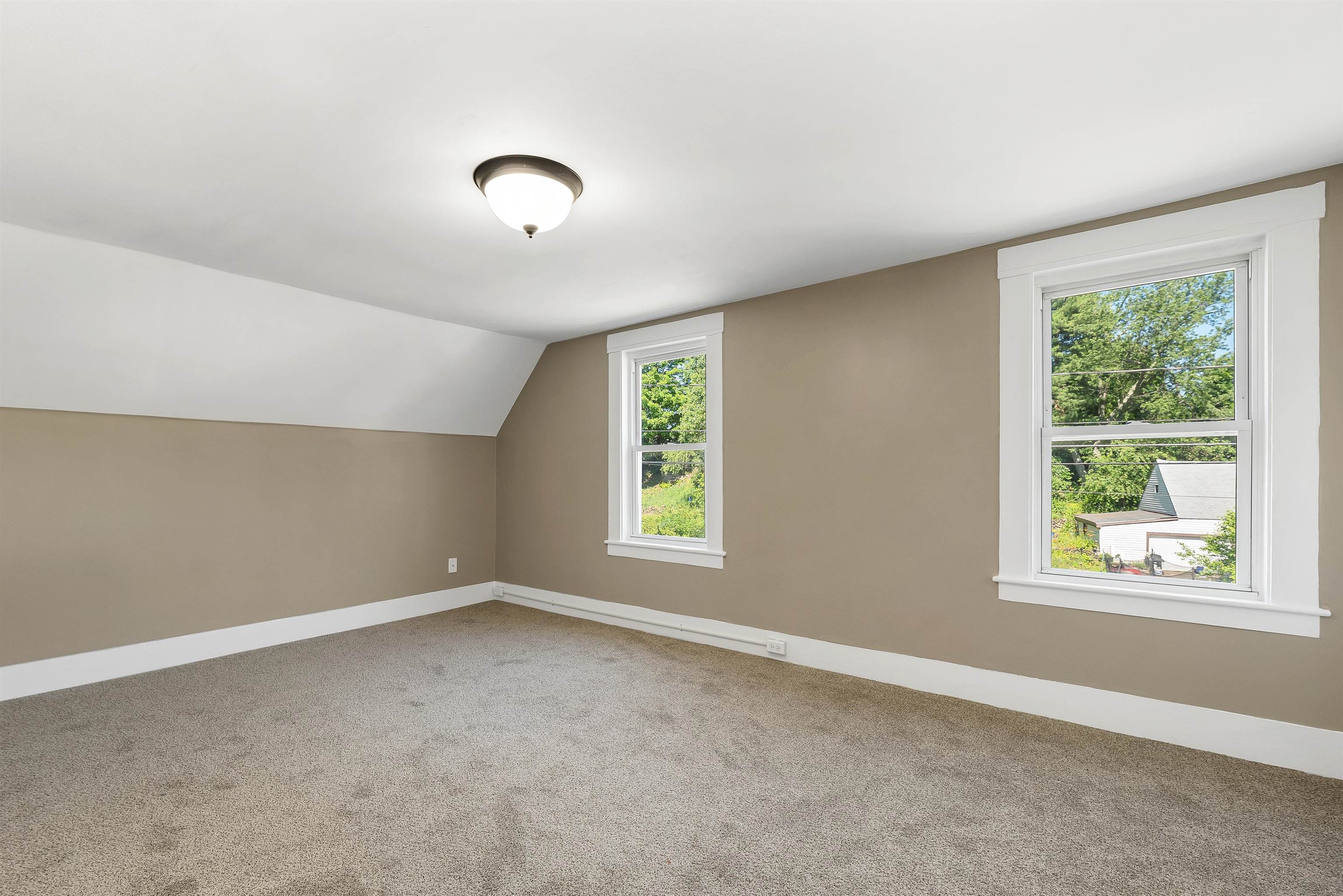16 Brook Street Derry, NH 03038 - Photo 48 of 60
