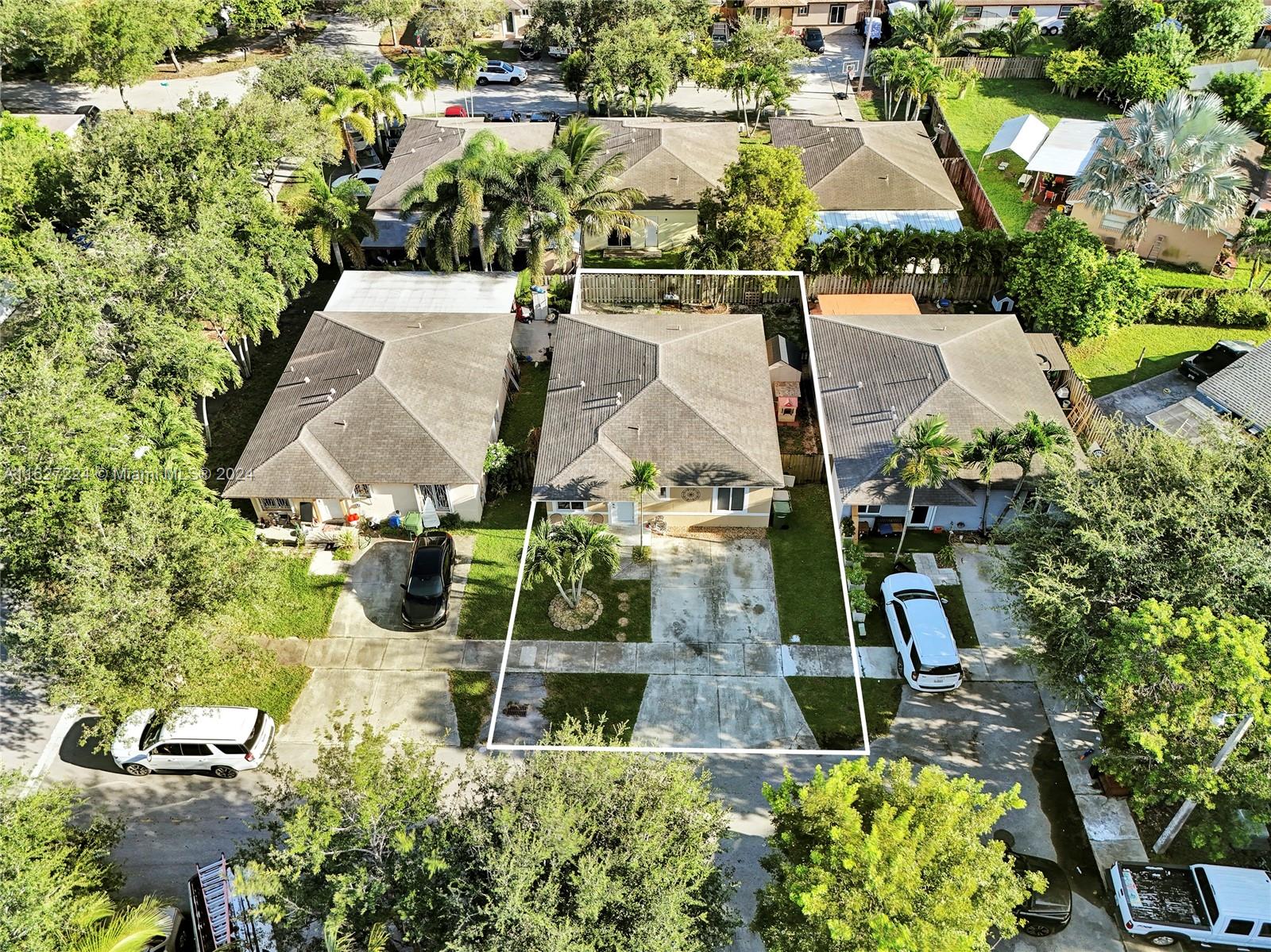 1614 Southwest 3rd Street Homestead, FL 33030 - Photo 3 of 24 Gallery Image 3