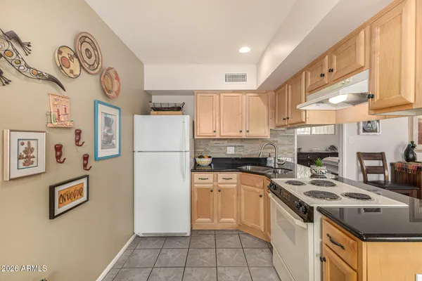 $319,900 | 1441 East Maryland Avenue, Unit 10, Phoenix, AZ 85014