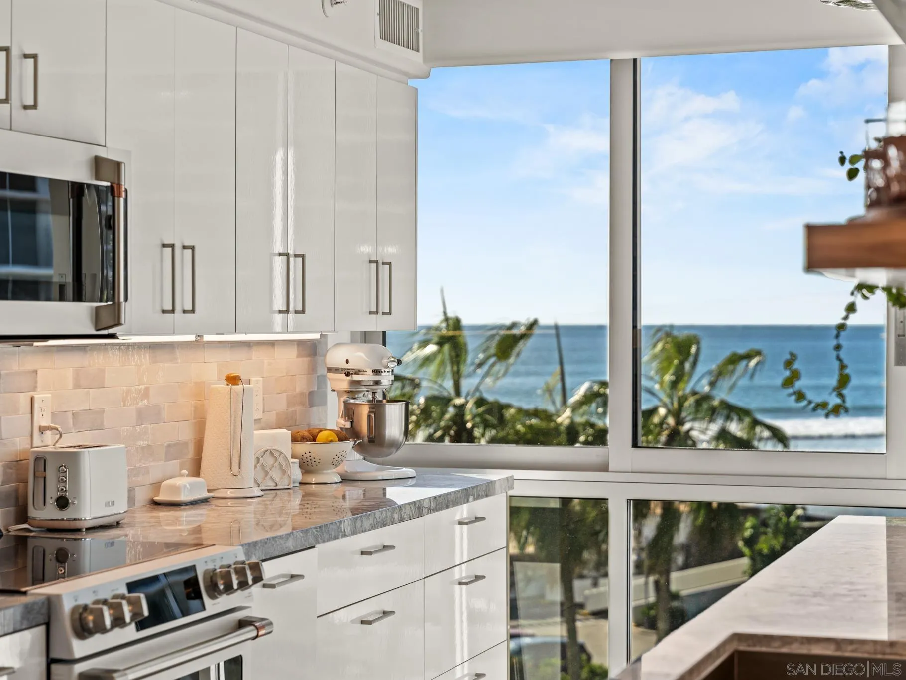 1750 Avenida Del Mundo, Unit 404 Coronado, CA 92118 - Photo 19 of 55