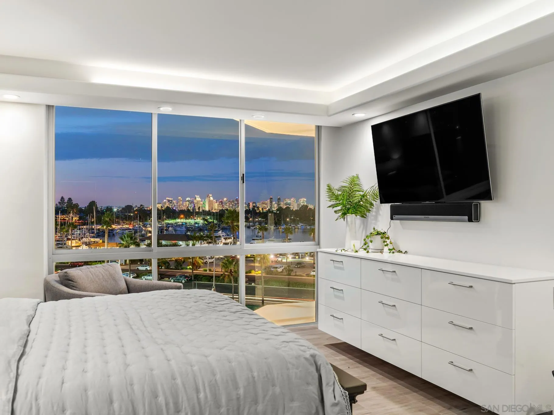 1750 Avenida Del Mundo, Unit 404 Coronado, CA 92118 - Photo 37 of 55