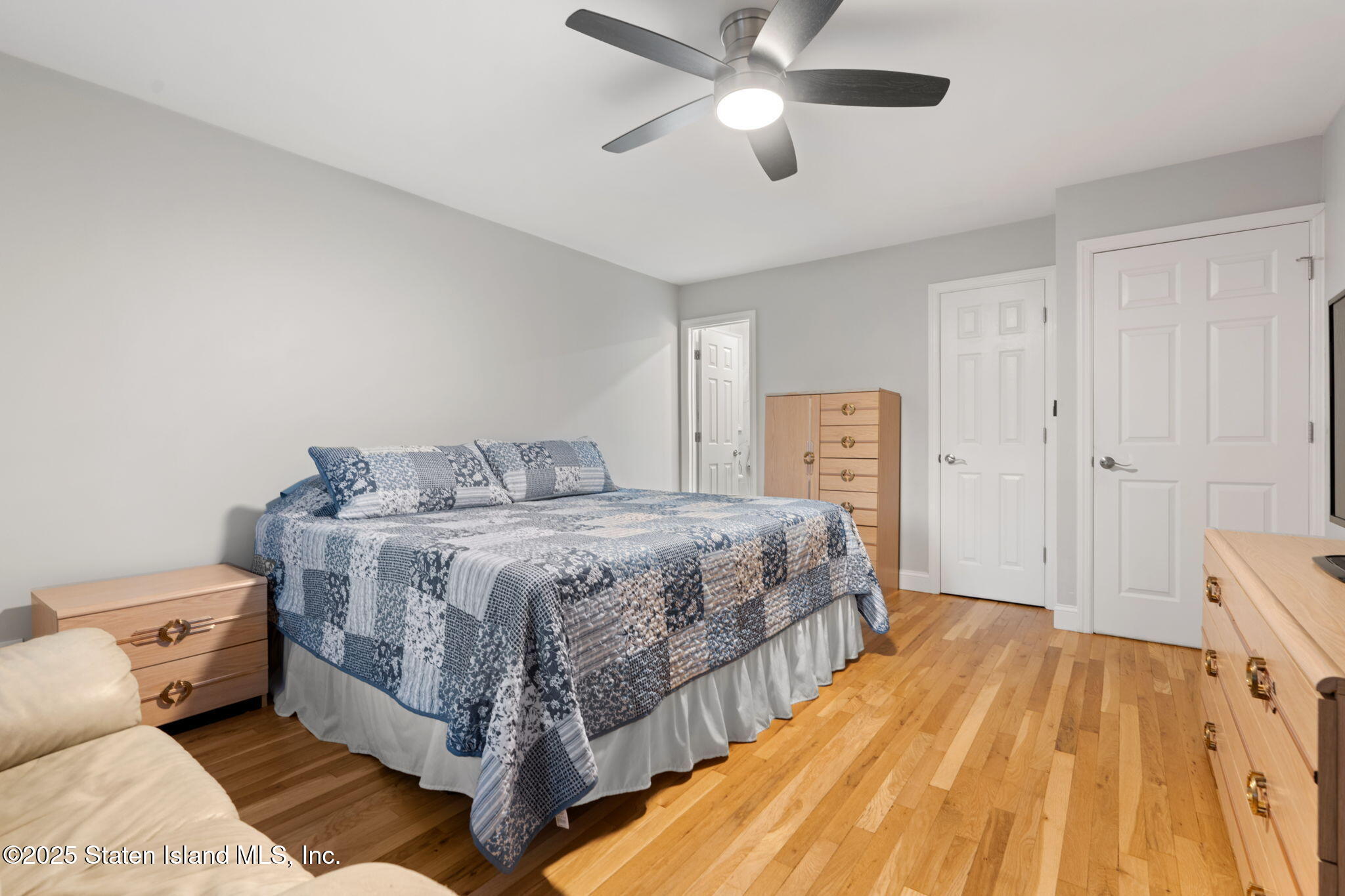 20 Helene Court Staten Island, NY 10309 - Photo 10 of 31 MAIN BEDROOM