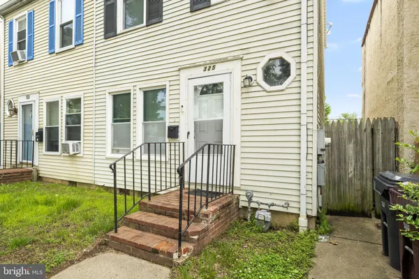 $1,700 | 325 East 13th Street, Wilmington, DE 19801