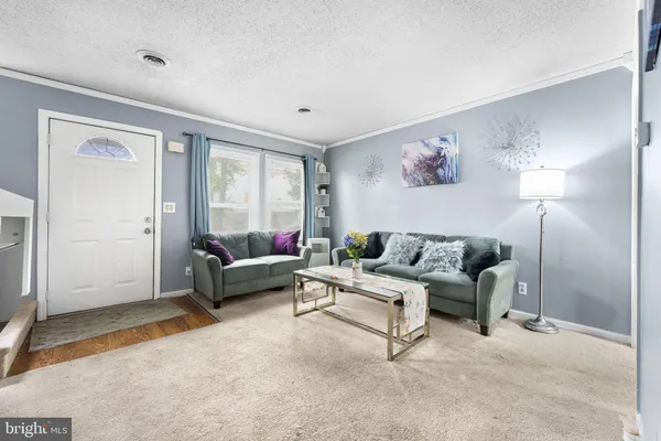 $1,700 | 325 East 13th Street, Wilmington, DE 19801