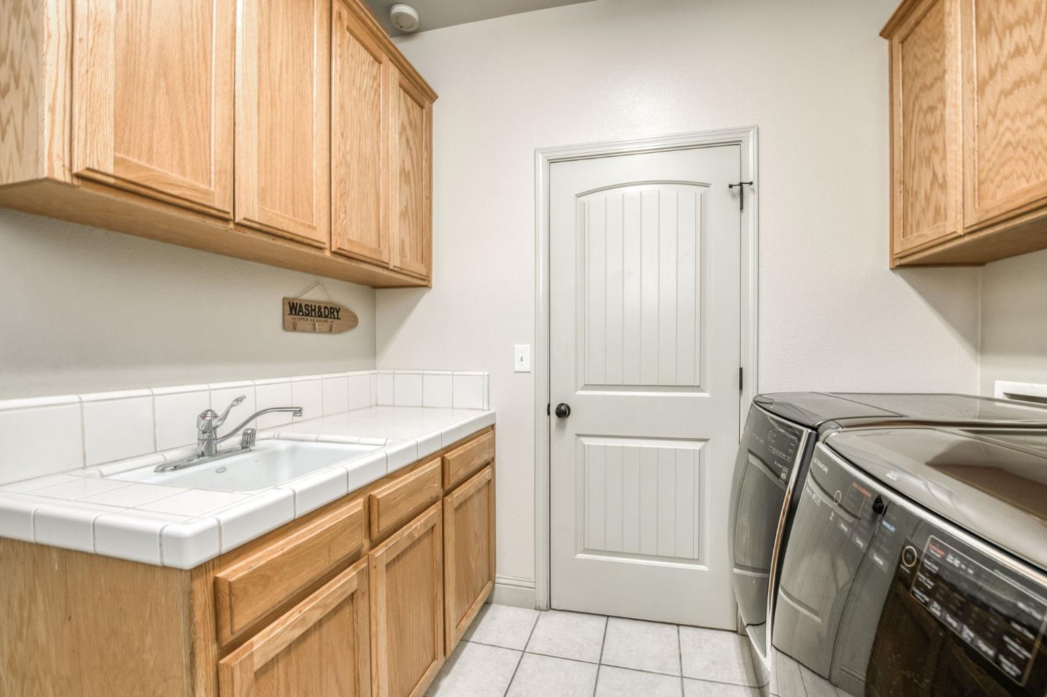 297 West Lilac Avenue Reedley, CA 93654 - Photo 27 of 63