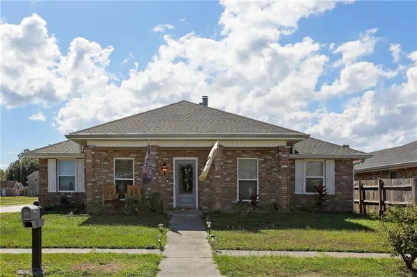 $260,000 | 4528 Stella Drive, Meraux, LA 70075