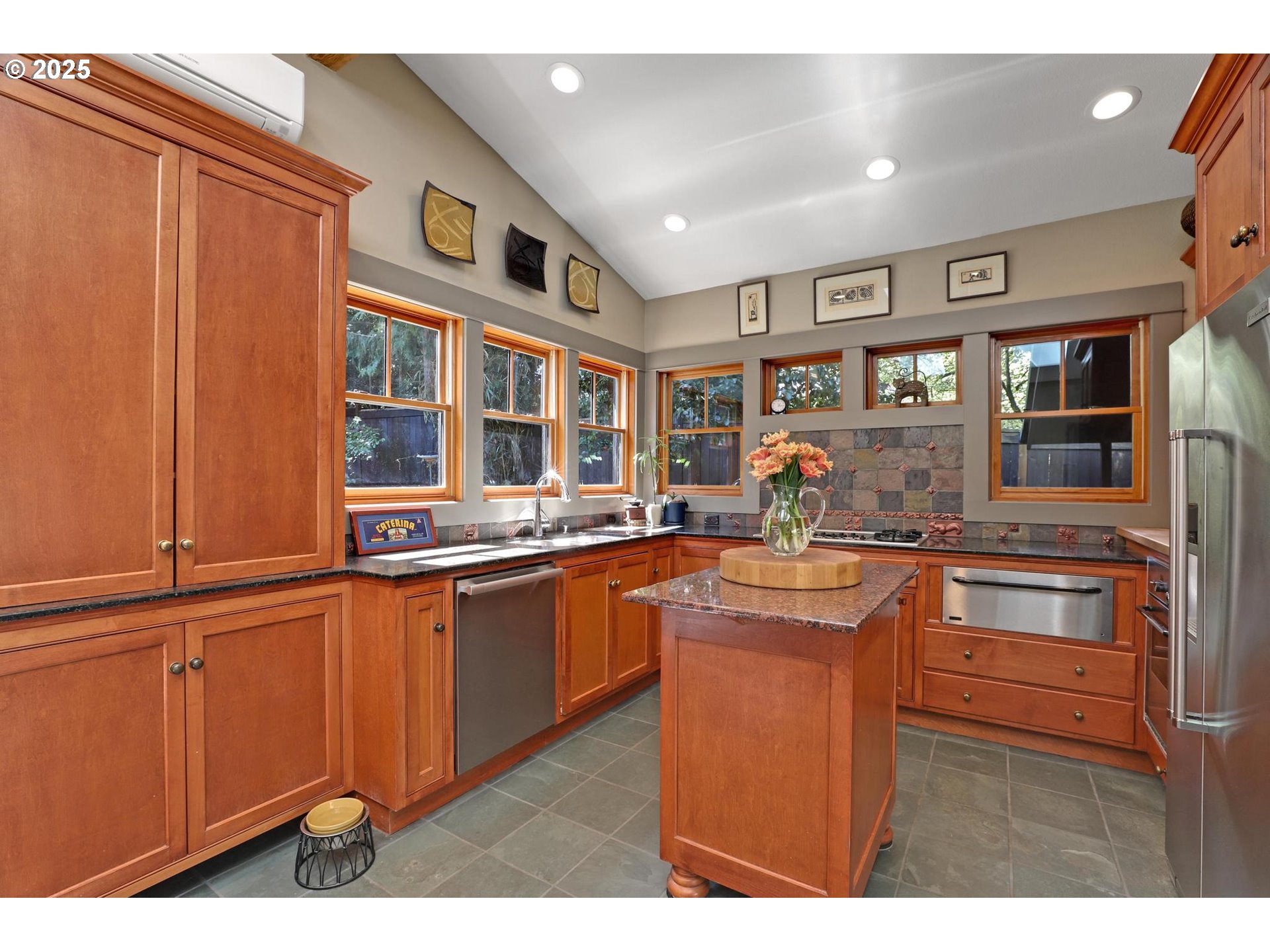1690 Southwest Midvale Road Portland, OR 97219 - Photo 17 of 46 Gallery Image 17