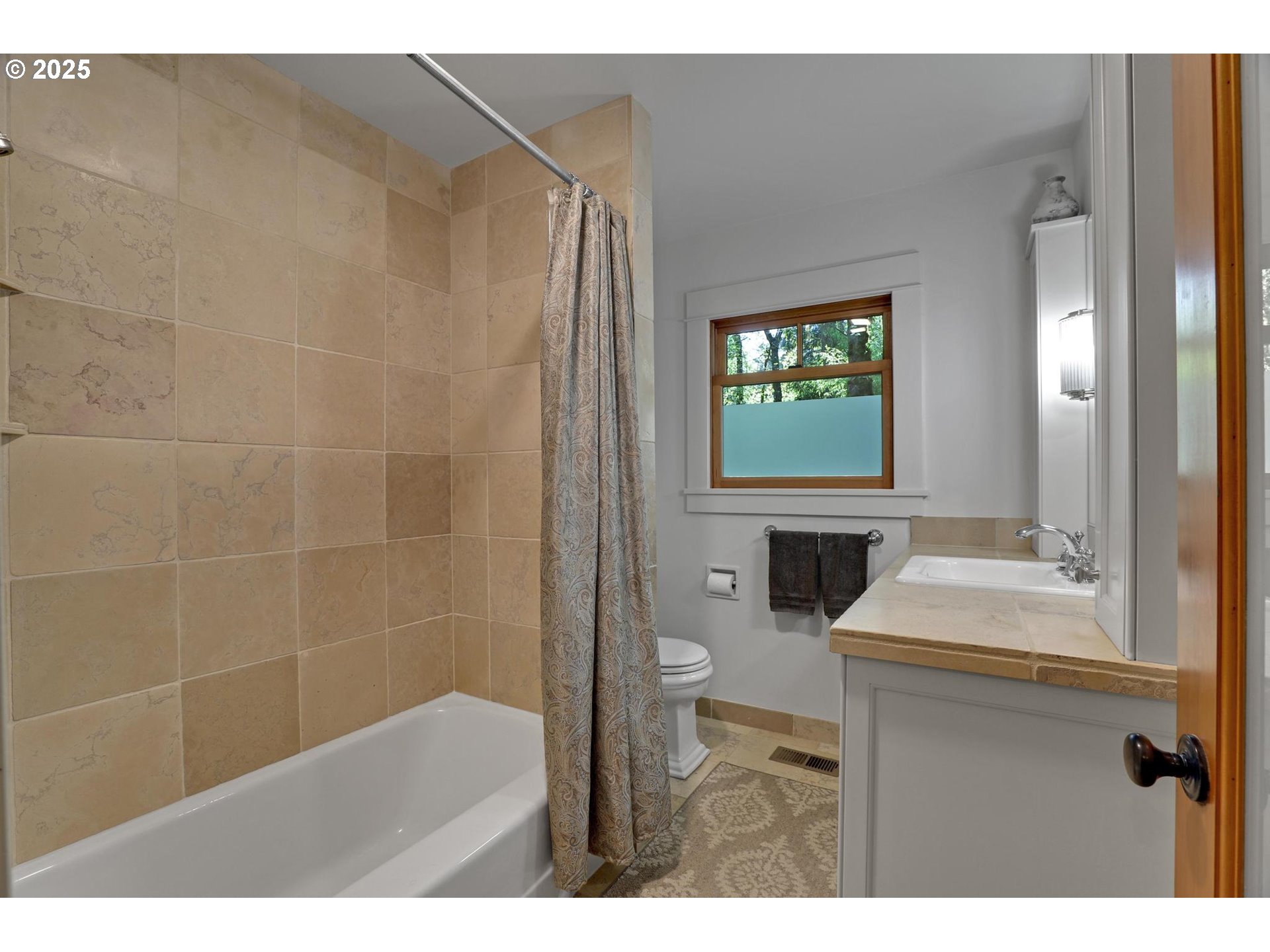 1690 Southwest Midvale Road Portland, OR 97219 - Photo 27 of 46 Gallery Image 27