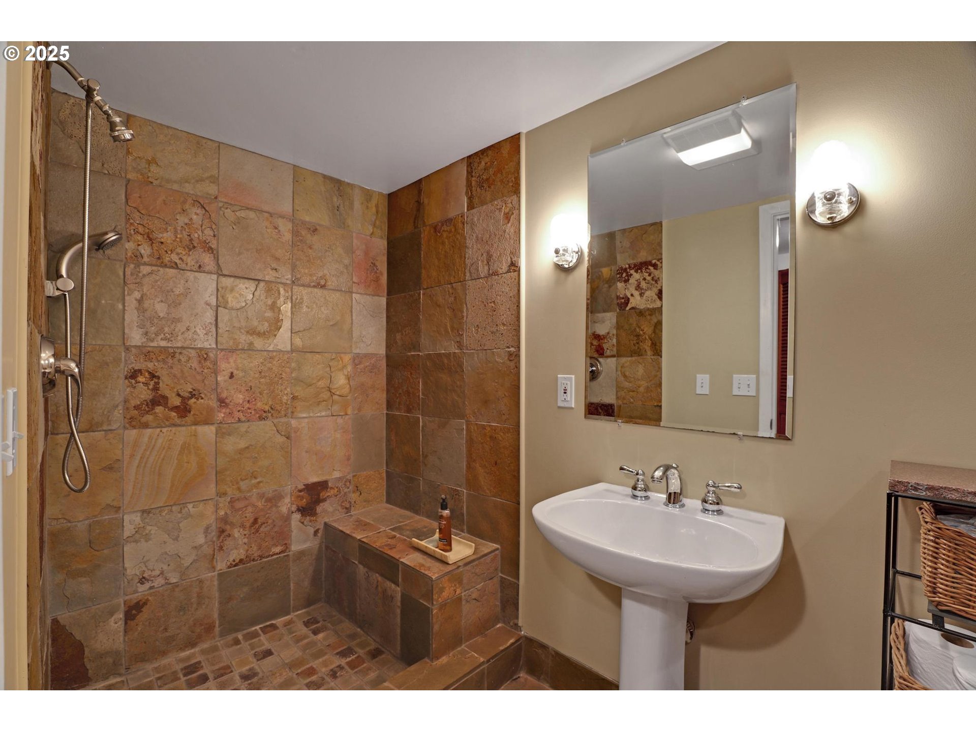1690 Southwest Midvale Road Portland, OR 97219 - Photo 29 of 46 Gallery Image 29