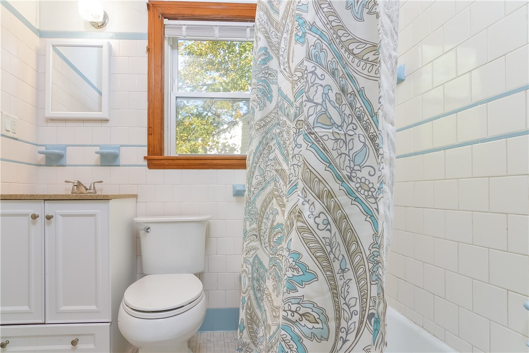 102 Davidson Road Warwick, RI 02886 - Photo 21 of 37