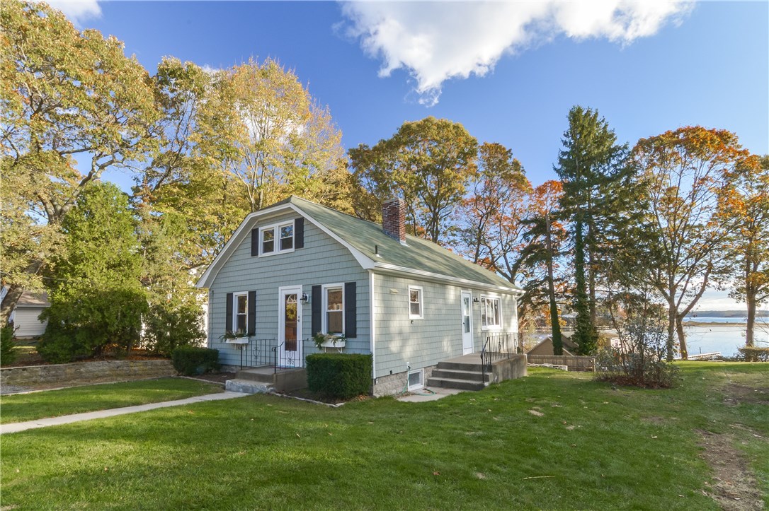 102 Davidson Road Warwick, RI 02886 - Photo 4 of 37