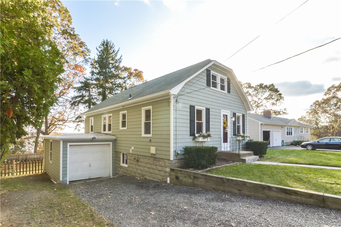 102 Davidson Road Warwick, RI 02886 - Photo 5 of 37
