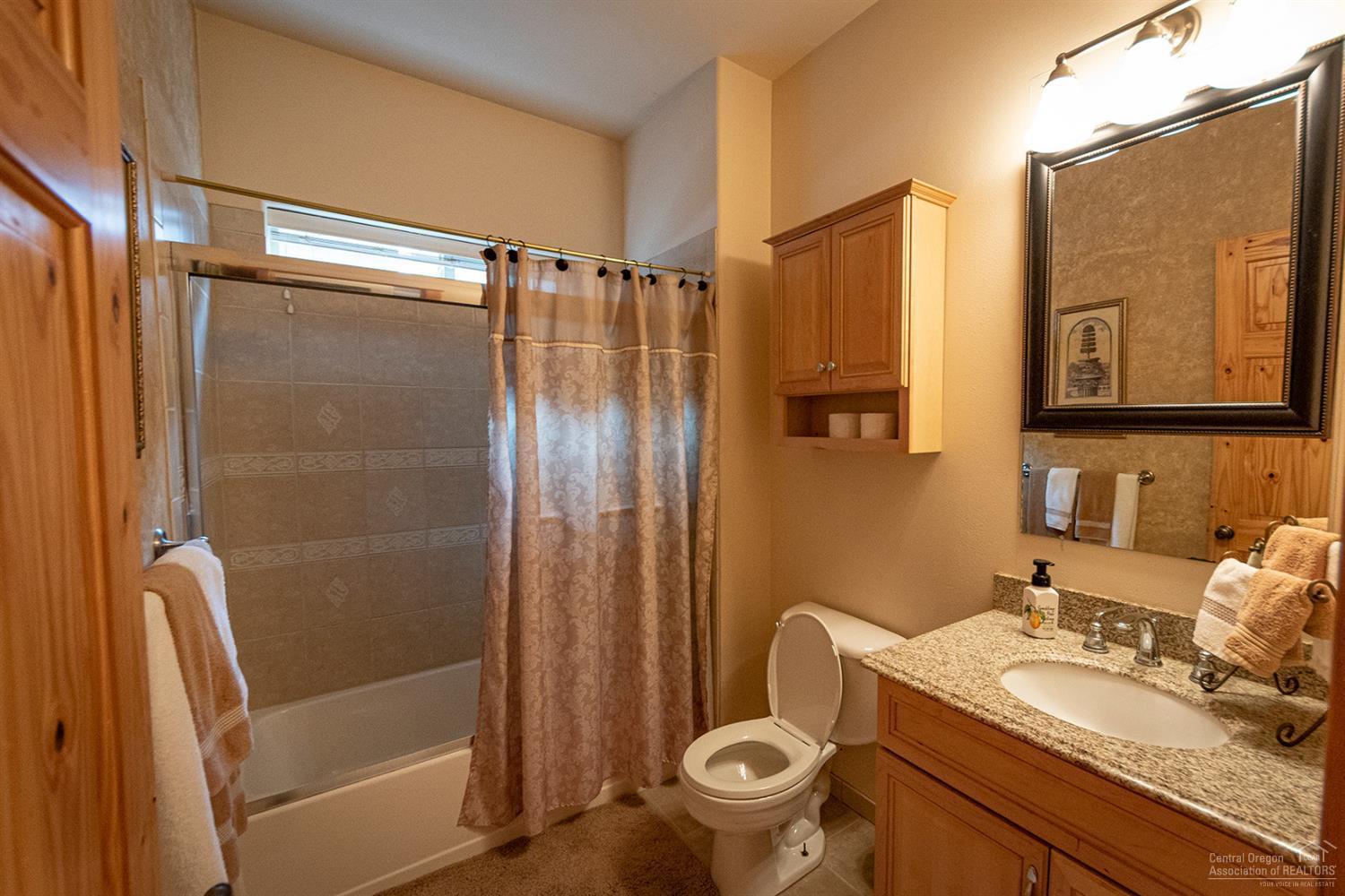 2004 Southwest 36th Street Redmond, OR 97756 - Photo 11 of 16 Guest Bath