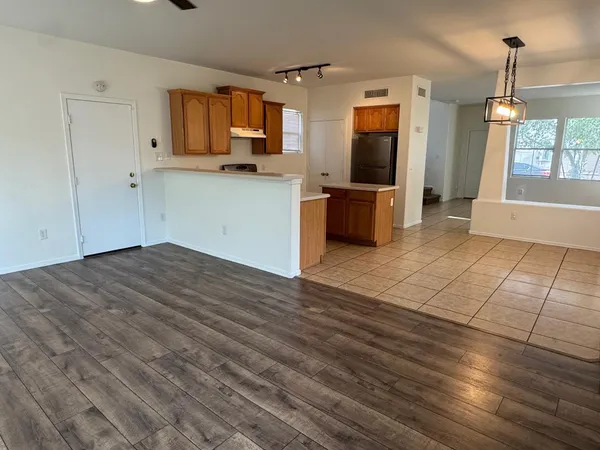 $2,095 | 4113 West Irwin Avenue, Phoenix, AZ 85041
