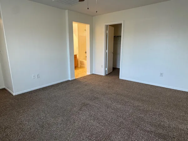 $2,095 | 4113 West Irwin Avenue, Phoenix, AZ 85041