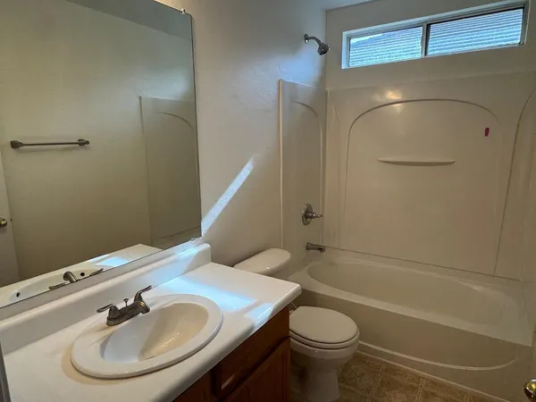 $2,095 | 4113 West Irwin Avenue, Phoenix, AZ 85041