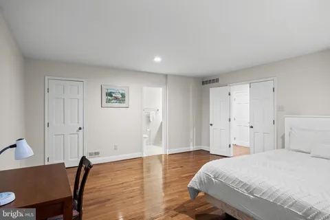 $650,000 | 129 Plum Street, Moorestown, NJ 08057