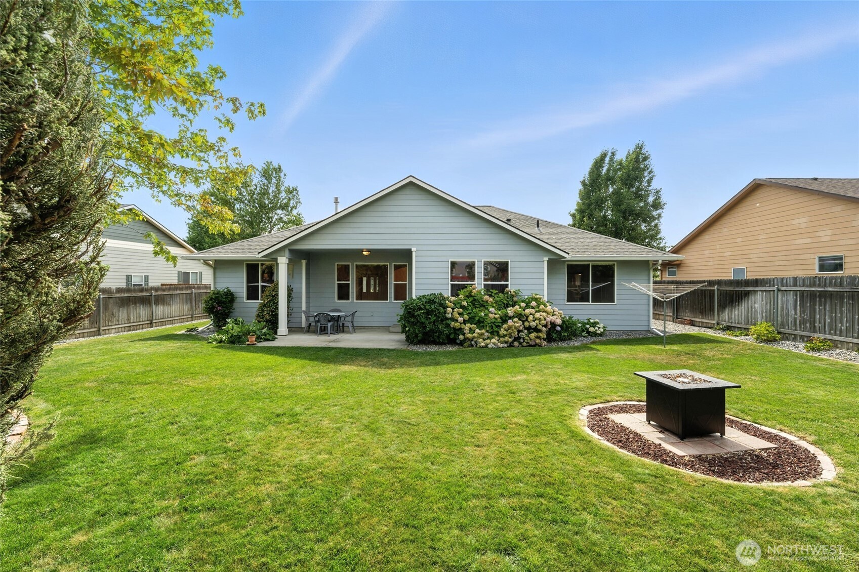 1931 Gemstone Drive Walla Walla, WA 99362 - Photo 35 of 40 a front view of house with yard and green space