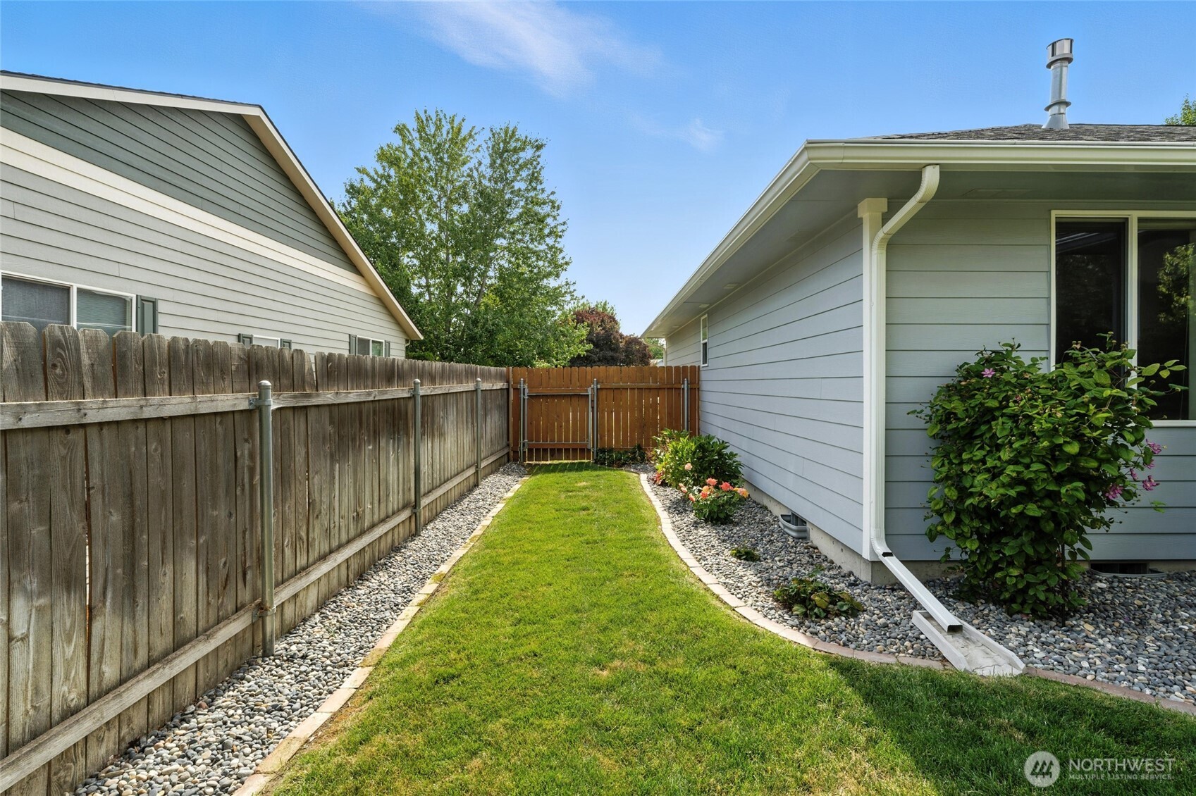 1931 Gemstone Drive Walla Walla, WA 99362 - Photo 38 of 40 a aerial view of a house