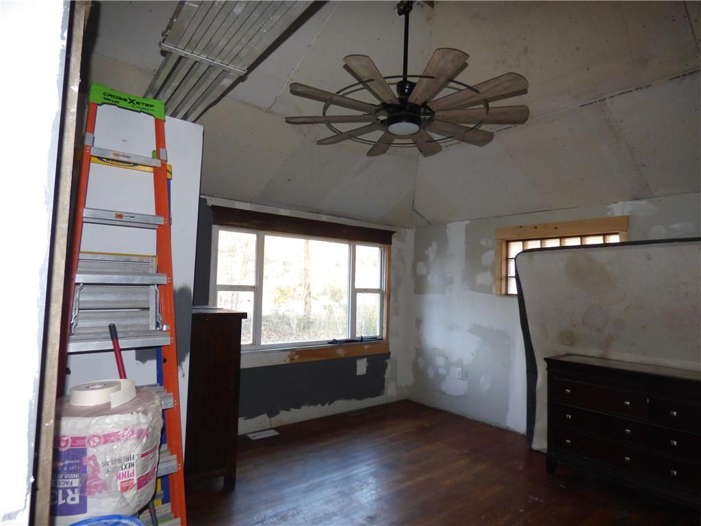 1391 Scrubgrass Road Pittsburgh, PA 15243 - Photo 16 of 28 Gallery Image 16