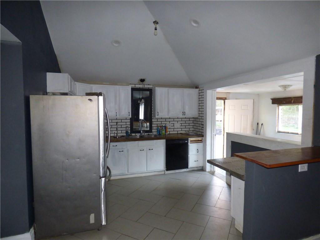 1391 Scrubgrass Road Pittsburgh, PA 15243 - Photo 9 of 28 Gallery Image 9