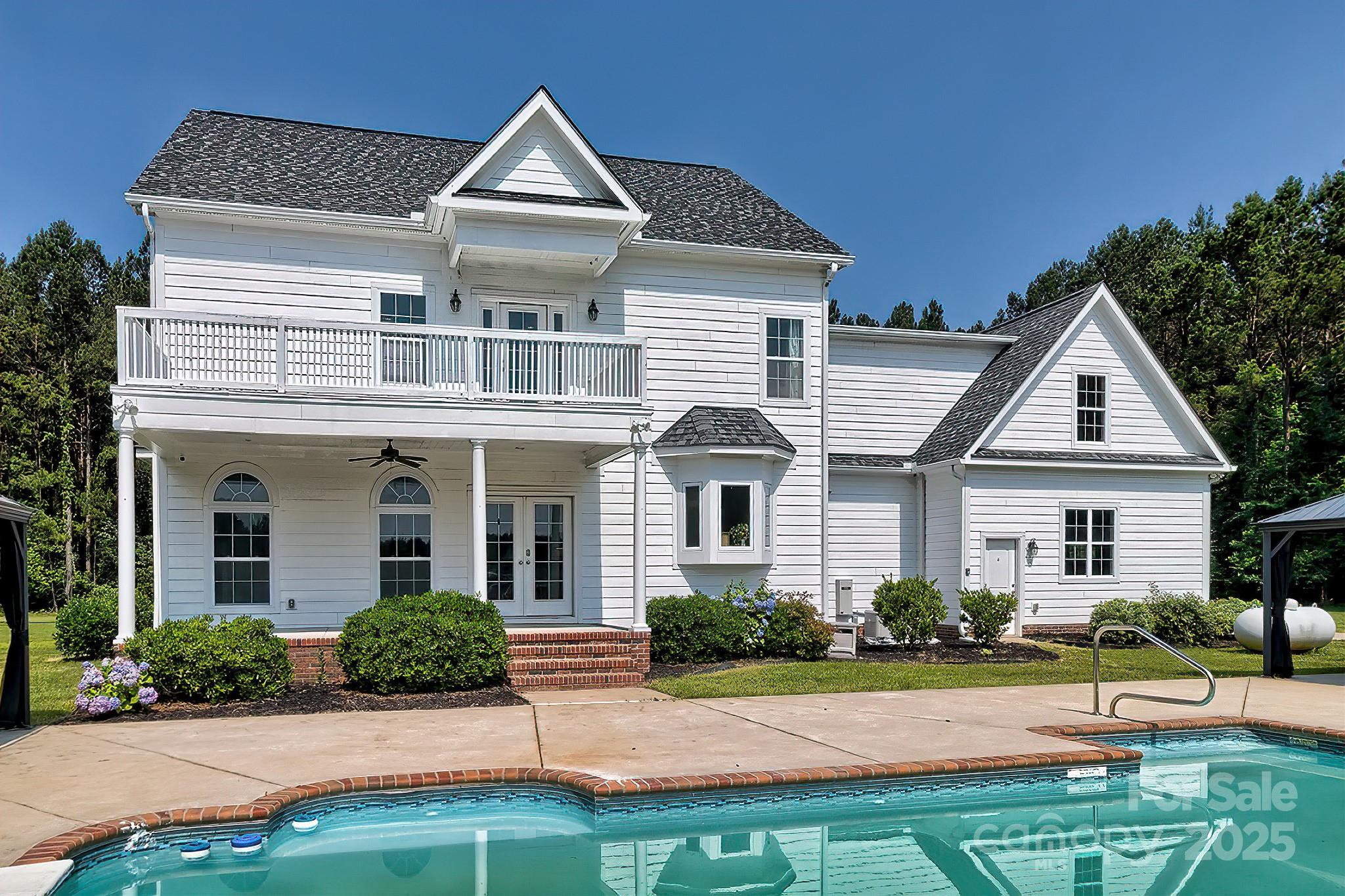 6268 Hope Road Winnsboro, SC 29180 - Photo 8 of 48 a front view of a house with a yard