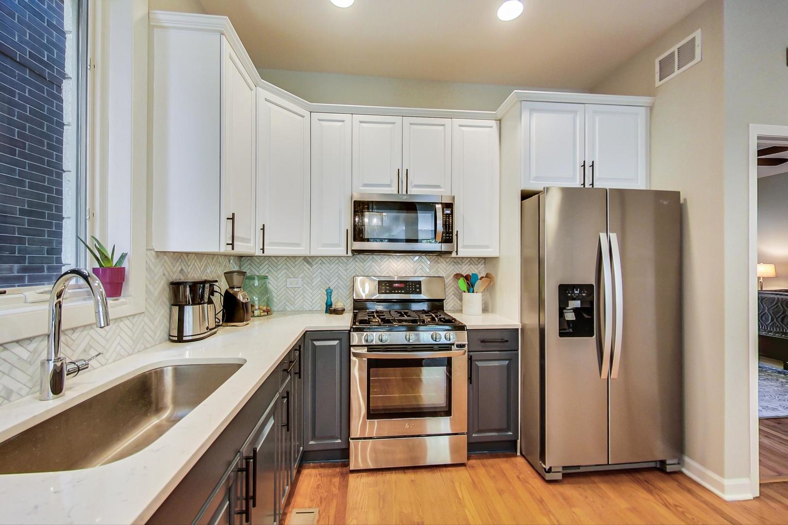 1826 West Rice Street, Unit 1 Chicago, IL 60622 - Photo 16 of 37