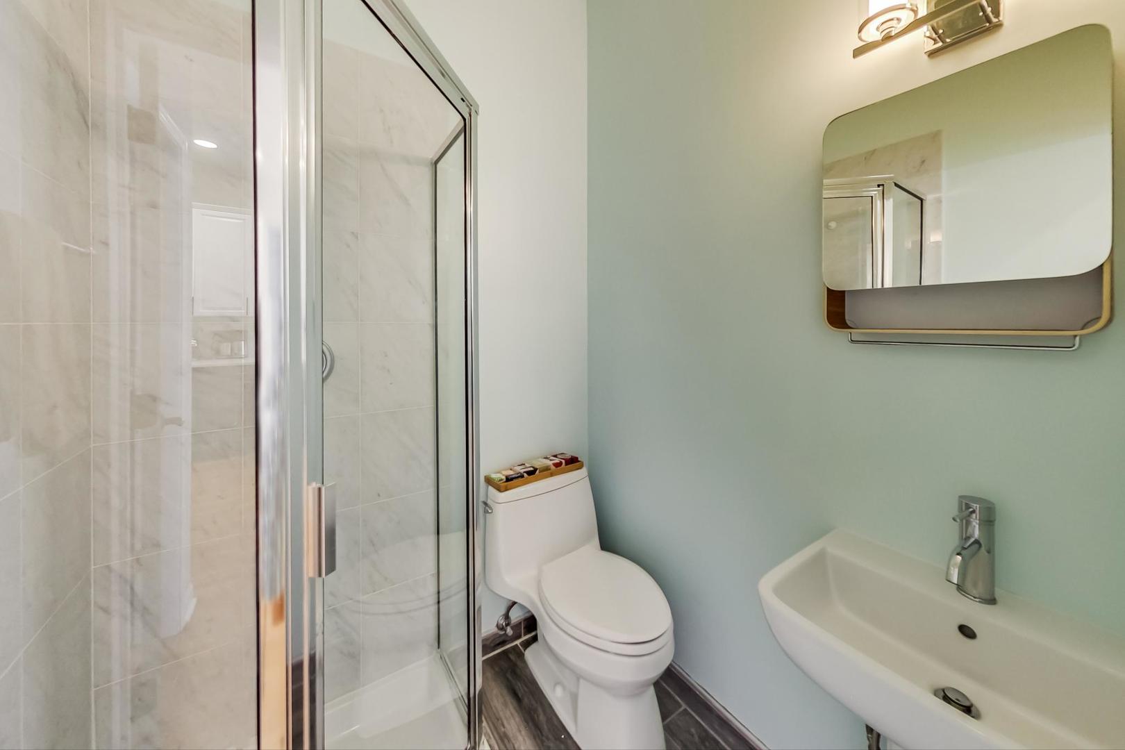 1826 West Rice Street, Unit 1 Chicago, IL 60622 - Photo 17 of 37