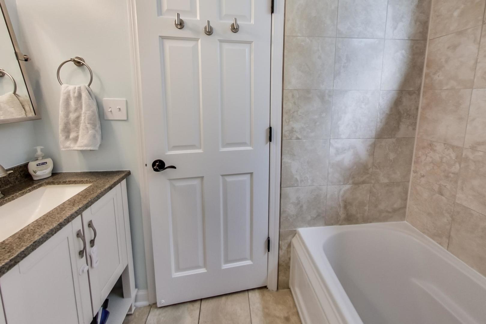 1826 West Rice Street, Unit 1 Chicago, IL 60622 - Photo 22 of 37