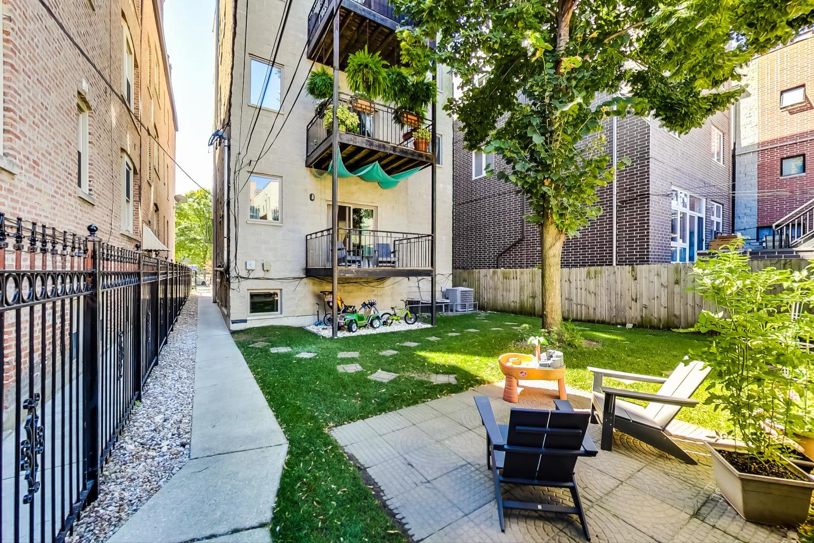 1826 West Rice Street, Unit 1 Chicago, IL 60622 - Photo 33 of 37