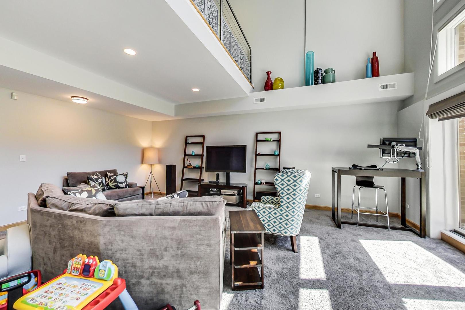 1826 West Rice Street, Unit 1 Chicago, IL 60622 - Photo 6 of 37