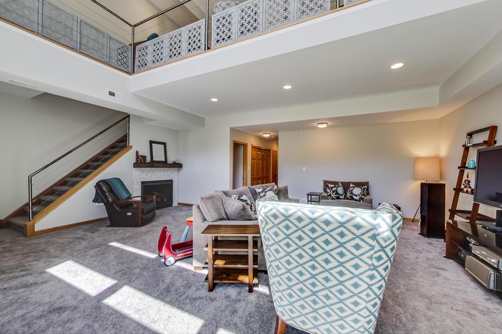 1826 West Rice Street, Unit 1 Chicago, IL 60622 - Photo 7 of 37