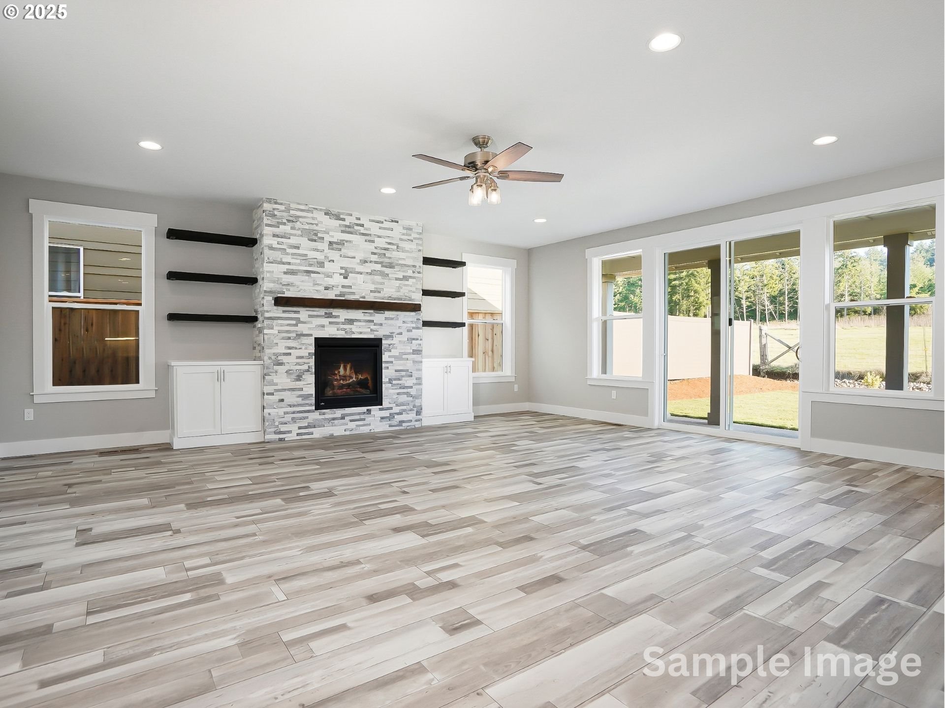 785 Riley Drive Northeast Silverton, OR 97381 - Photo 6 of 41 Gallery Image 6
