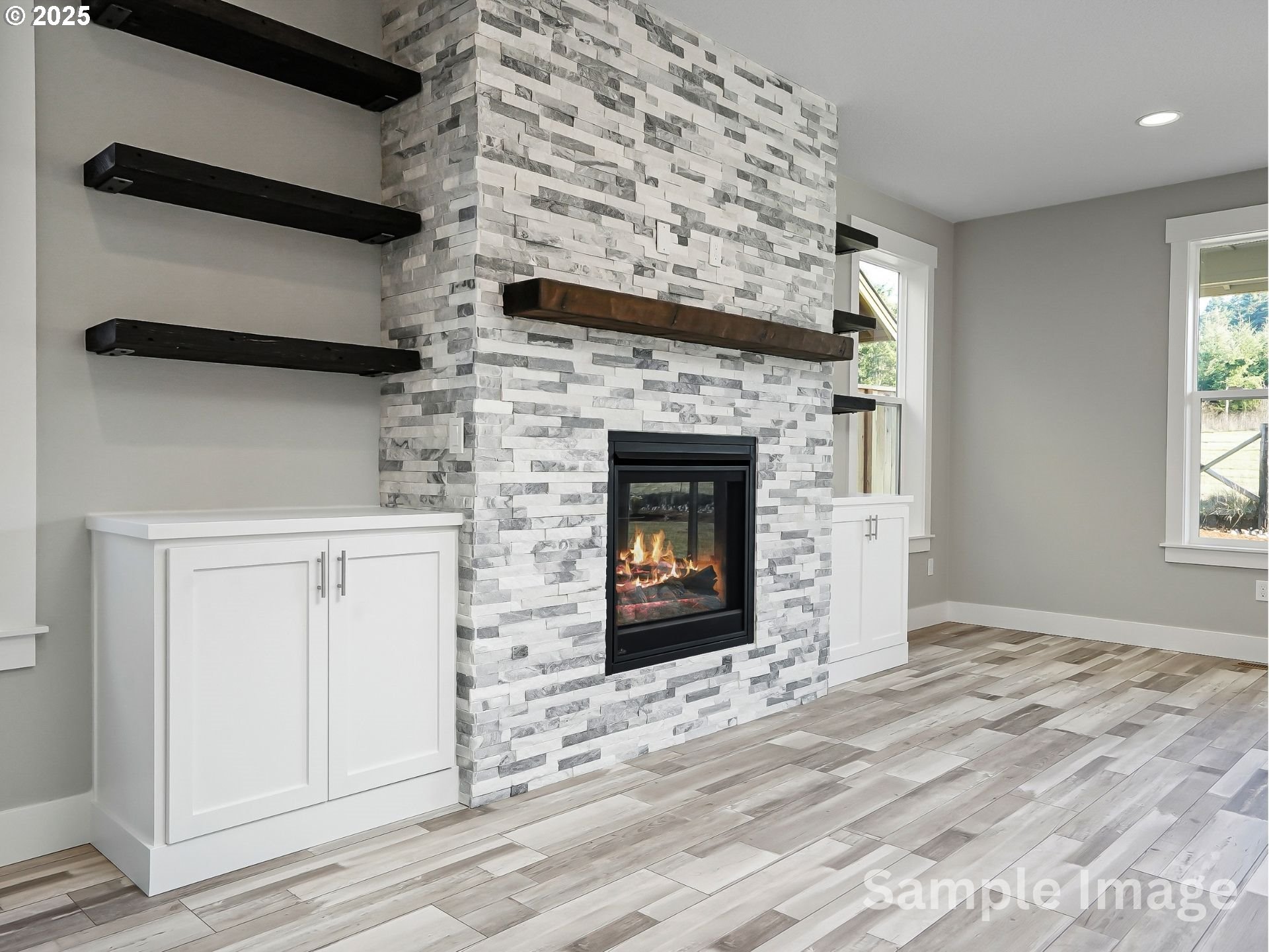 785 Riley Drive Northeast Silverton, OR 97381 - Photo 7 of 41 Gallery Image 7