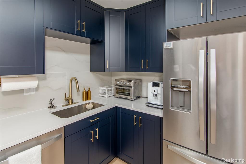 30445 West 14 Mile Road, Unit 52 Farmington Hills, MI 48334 - Photo 9 of 16