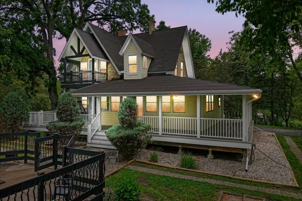 $899,900 | 3609 Waterbury Lane, Racine, WI 53403