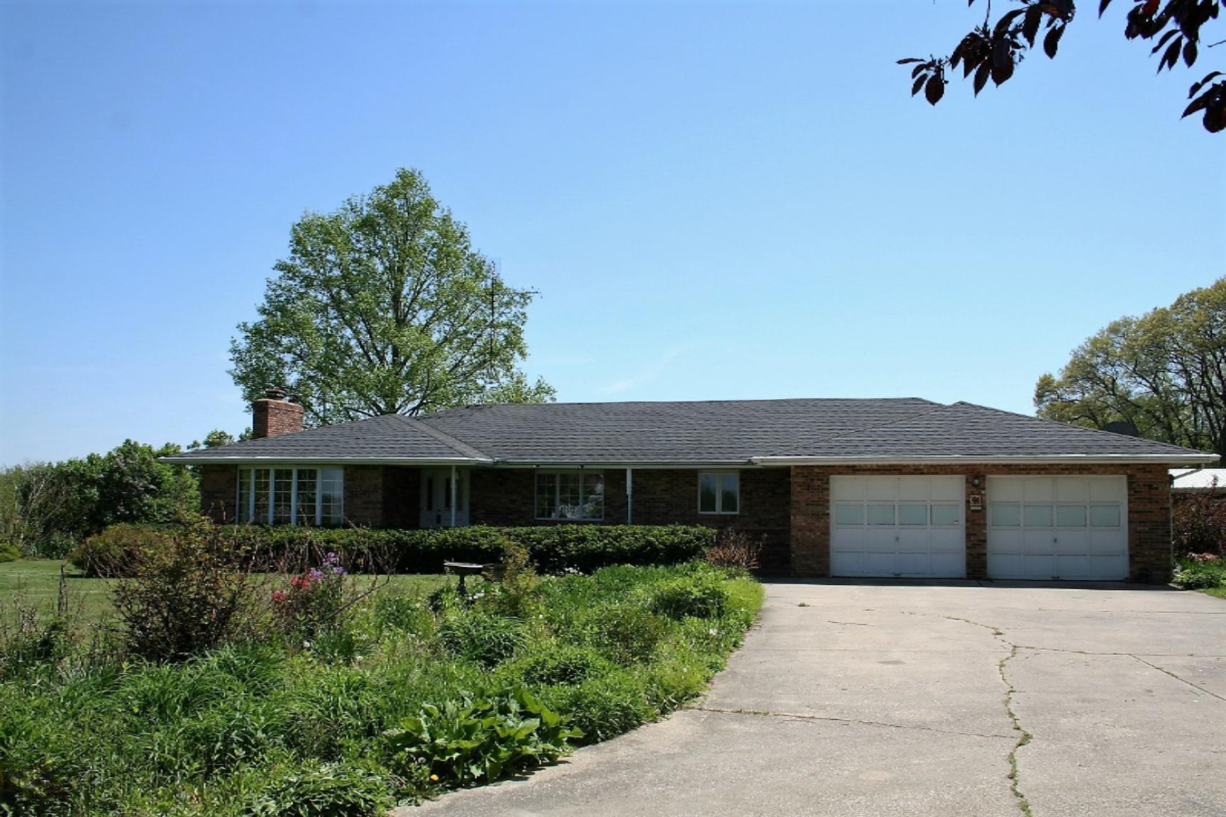 238 West Shawnee Road Baroda, MI 49101 - Photo 1 of 20 IMG_2883 (2)
