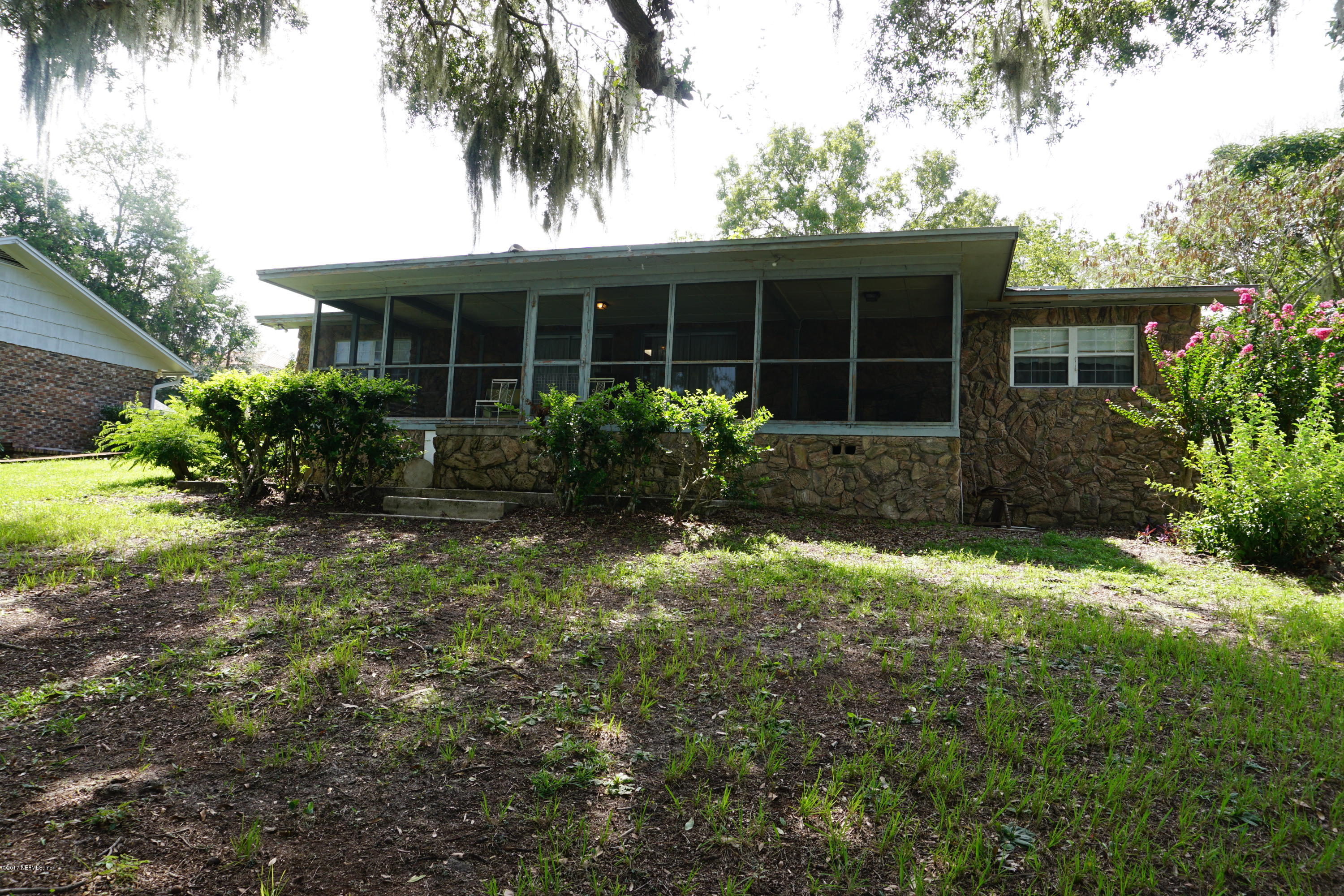 264 Wesley Road Green Cove Springs, FL 32043 - Photo 5 of 26 Screened Porch