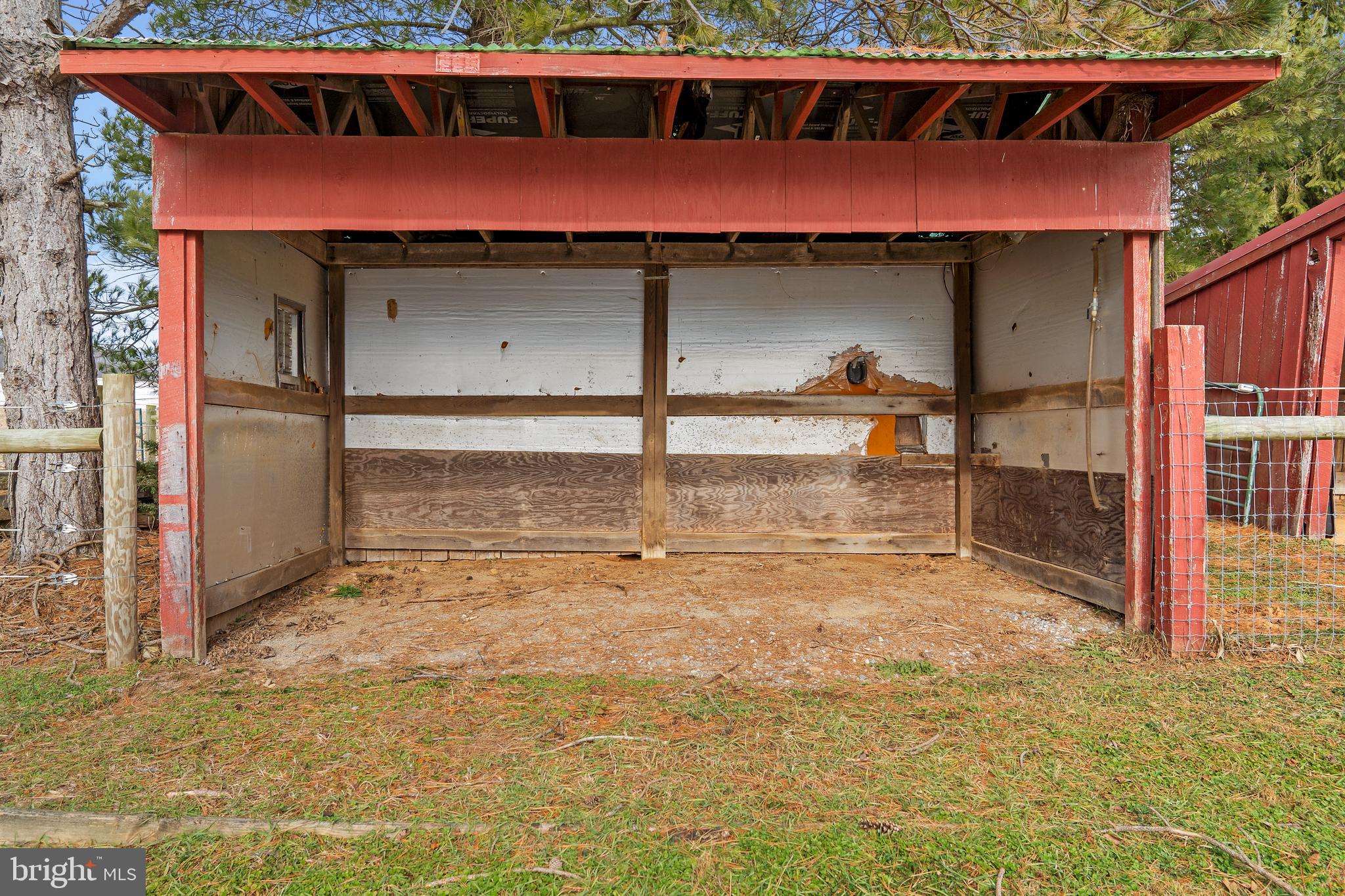 3225 Orwig Road Stewartstown, PA 17363 - Photo 29 of 79 2-horse Run-in in Pasture 4