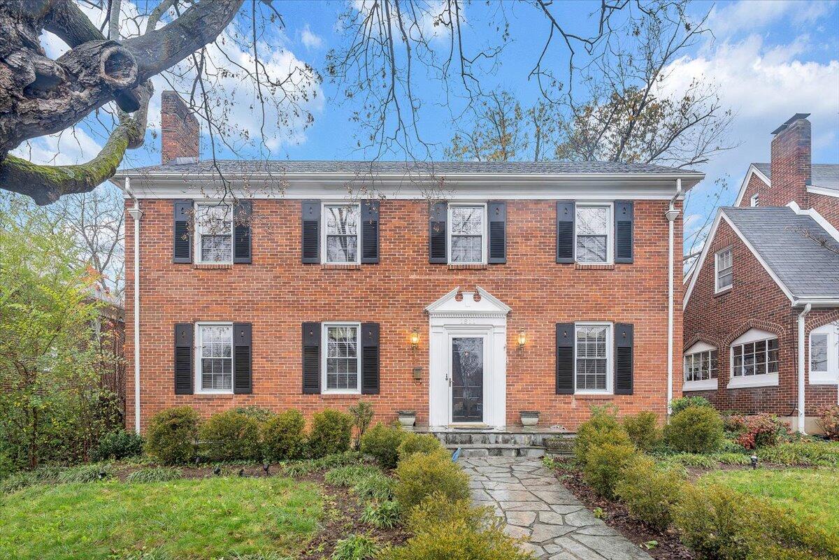 1811 Warrington Road Southwest Roanoke, VA 24015 - Photo 1 of 53 01-MIB09078