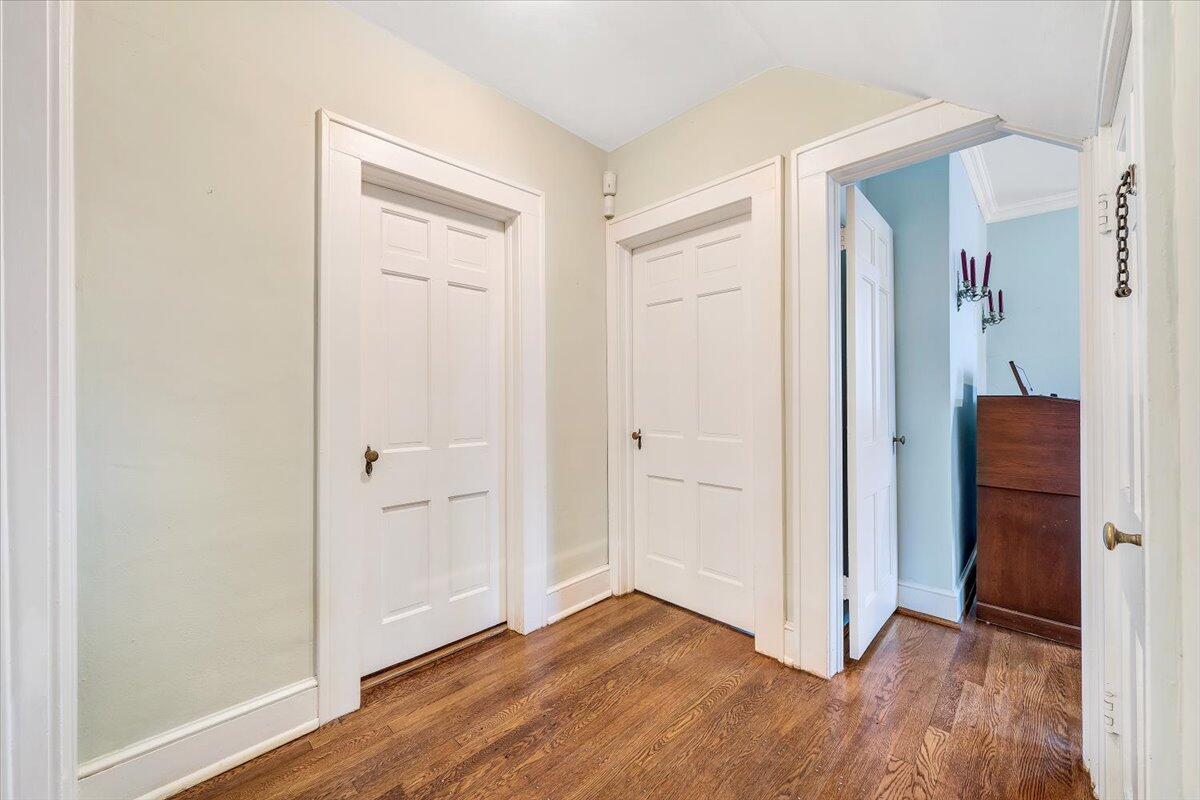 1811 Warrington Road Southwest Roanoke, VA 24015 - Photo 11 of 53 11-MIB08937