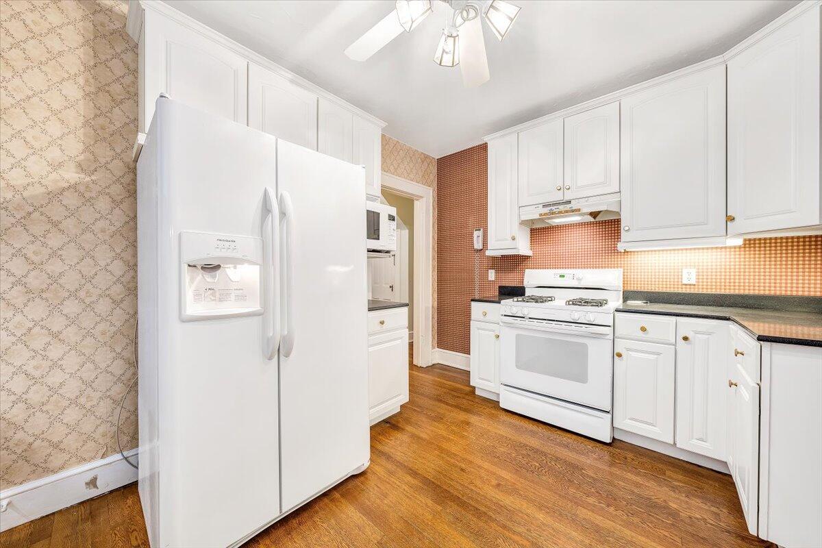 1811 Warrington Road Southwest Roanoke, VA 24015 - Photo 20 of 53 20-MIB08964