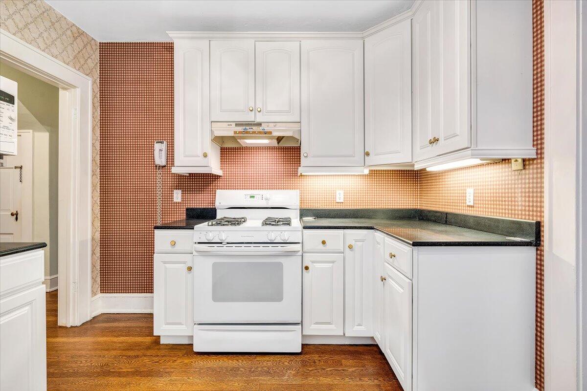1811 Warrington Road Southwest Roanoke, VA 24015 - Photo 21 of 53 21-MIB08967