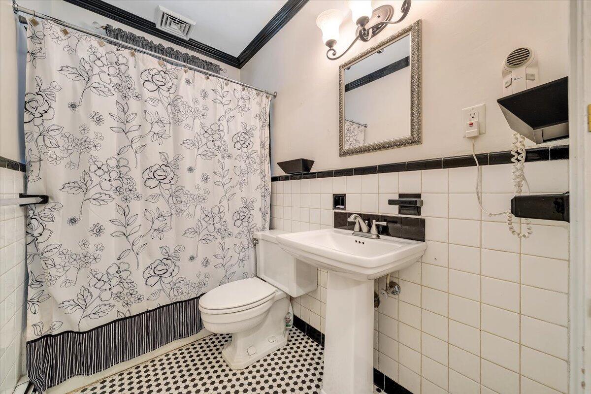 1811 Warrington Road Southwest Roanoke, VA 24015 - Photo 25 of 53 25-MIB08979