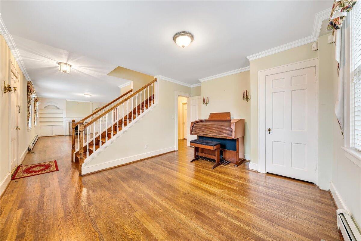 1811 Warrington Road Southwest Roanoke, VA 24015 - Photo 8 of 53 08-MIB08928