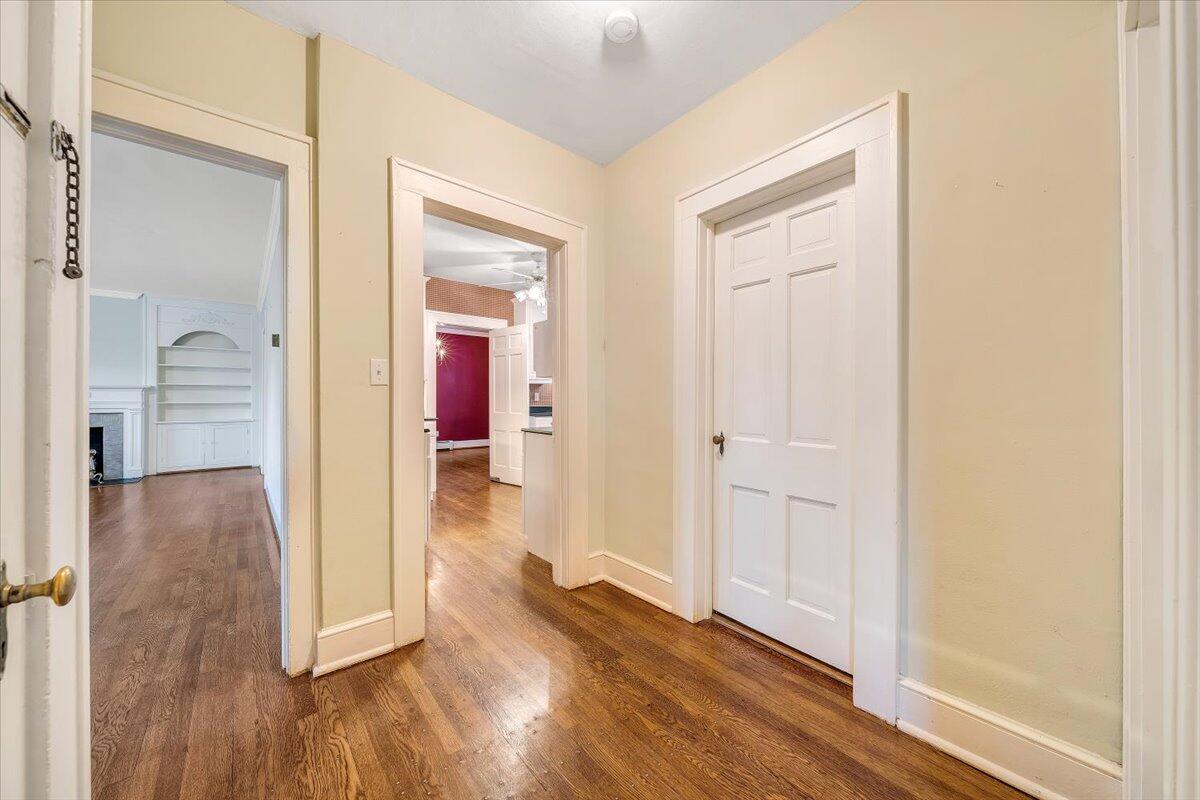 1811 Warrington Road Southwest Roanoke, VA 24015 - Photo 10 of 53 10-MIB08934